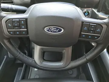 FORD F-150 5 0L Ti-VCT V8 SuperCrew Lariat FX4 EU