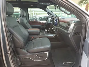 FORD F-150 5 0L Ti-VCT V8 SuperCrew Lariat FX4 EU