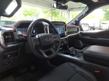 FORD F-150 5 0L Ti-VCT V8 SuperCrew Lariat FX4 EU