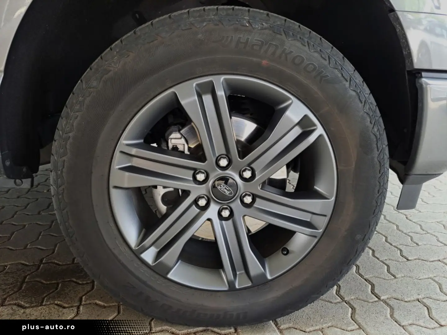 FORD F-150 5 0L Ti-VCT V8 SuperCrew Lariat FX4 EU