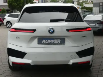 BMW iX xDrive50 Sportpak.AHK LASER PANO