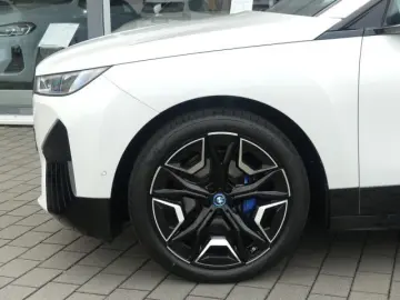 BMW iX xDrive50 Sportpak.AHK LASER PANO