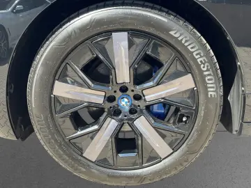 BMW iX xDrive50