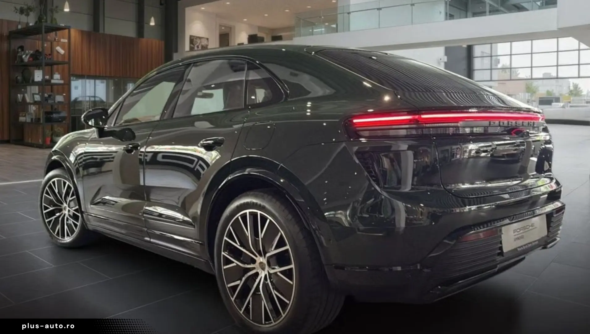 PORSCHE Macan Electric Turbo  CHRONO BURM PANO MASSAGE