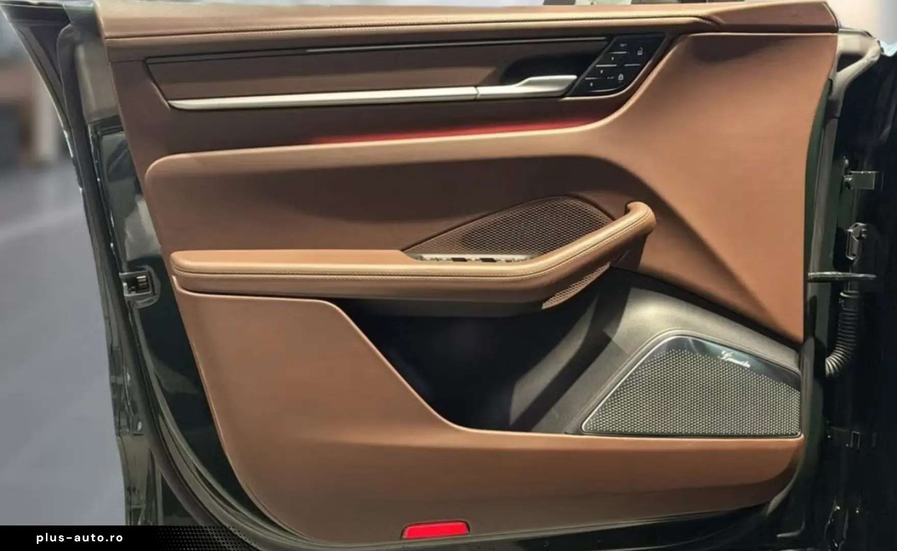 PORSCHE Macan Electric Turbo  CHRONO BURM PANO MASSAGE
