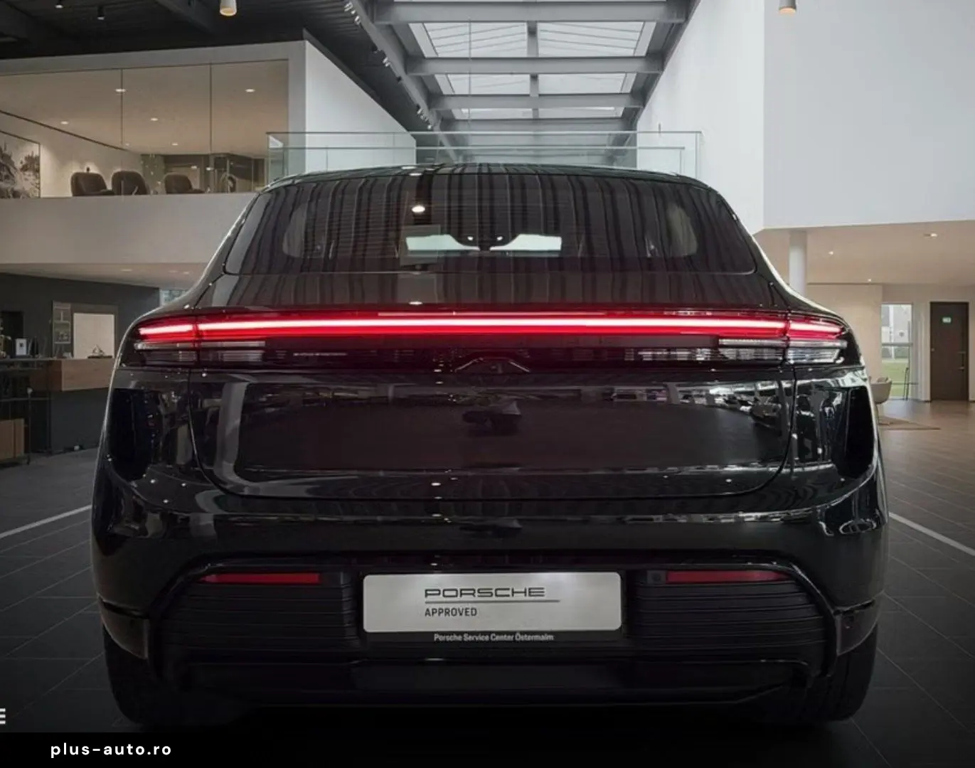 PORSCHE Macan Electric Turbo  CHRONO BURM PANO MASSAGE