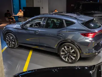 Cupra Formentor 2.0 TSI DSG7 4Drive VZ Pano Sennheizer LED