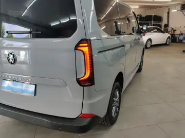 Volkswagen T7 Caravelle e-Caravelle
