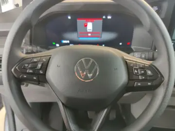 Volkswagen T7 Caravelle e-Caravelle