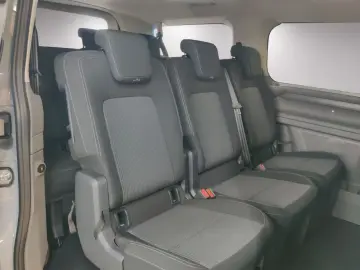 Volkswagen T7 Caravelle e-Caravelle