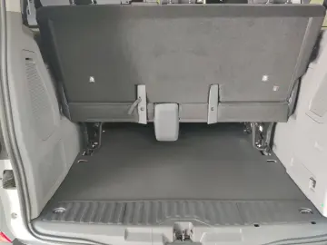 Volkswagen T7 Caravelle e-Caravelle