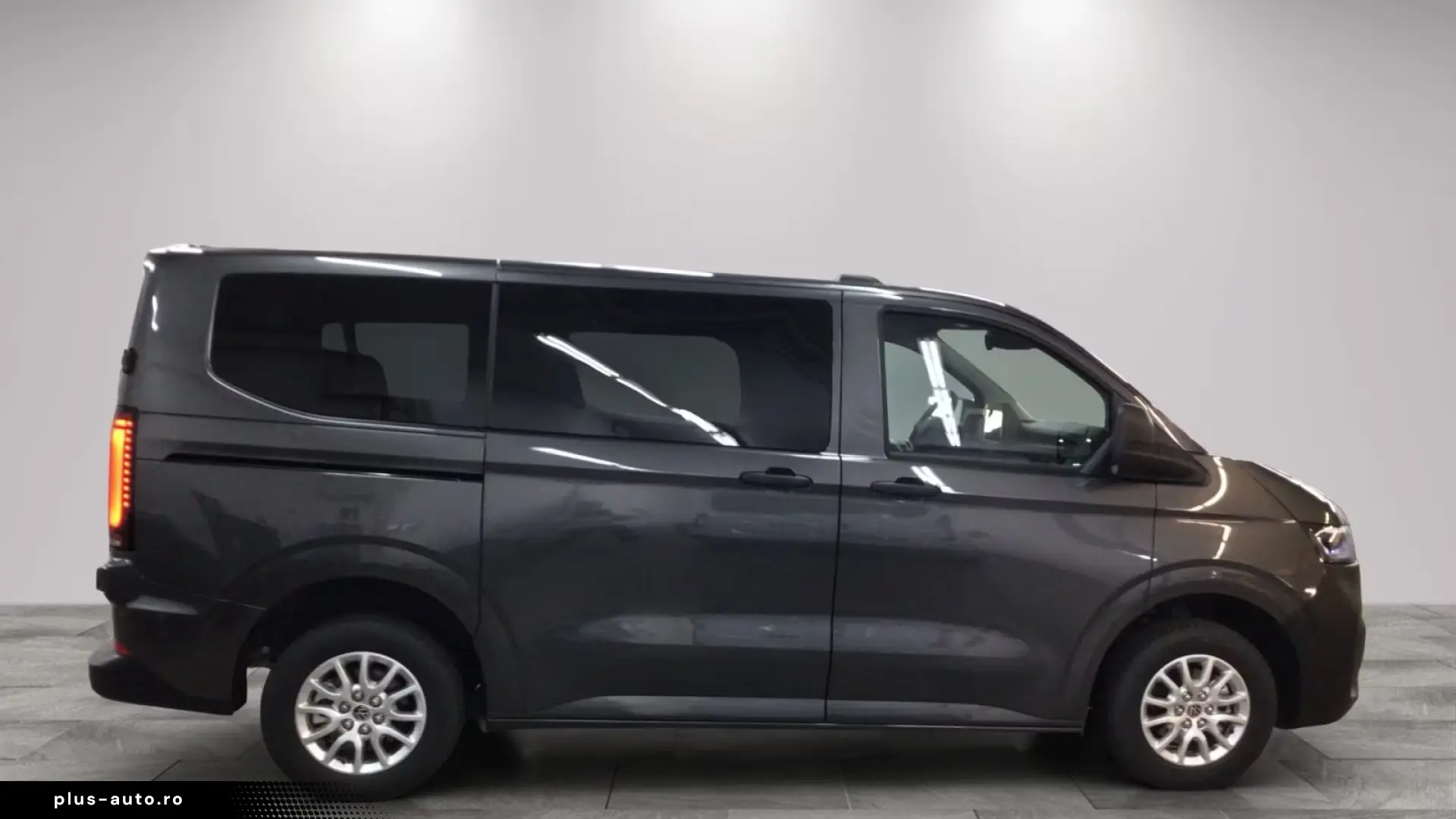 Volkswagen T7 Caravelle e-Caravelle