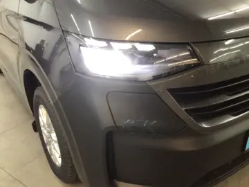 Volkswagen T7 Caravelle e-Caravelle