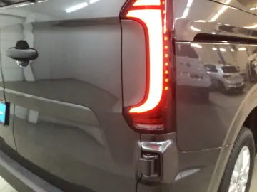 Volkswagen T7 Caravelle e-Caravelle