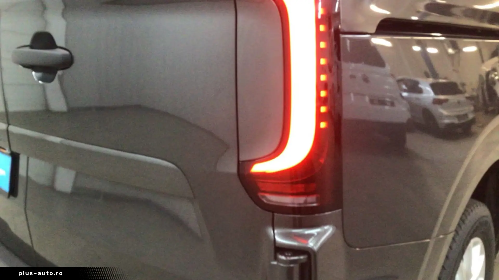 Volkswagen T7 Caravelle e-Caravelle