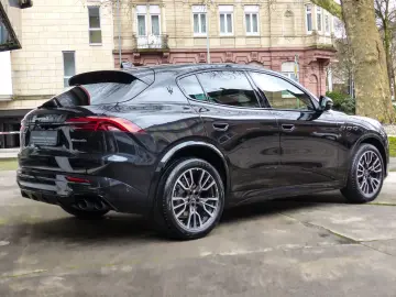 MASERATI Grecale Modena 330PS HeadUp Pano 360 Kamera ACC