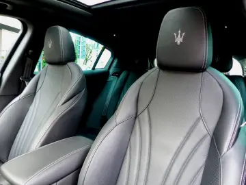 MASERATI Grecale Modena 330PS HeadUp Pano 360 Kamera ACC