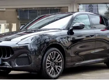 MASERATI Grecale Modena 330PS HeadUp Pano 360 Kamera ACC