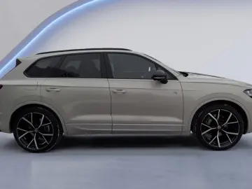 VW Touareg 3.0 TSI R Line AREA STHZ LUFT PANO AHK
