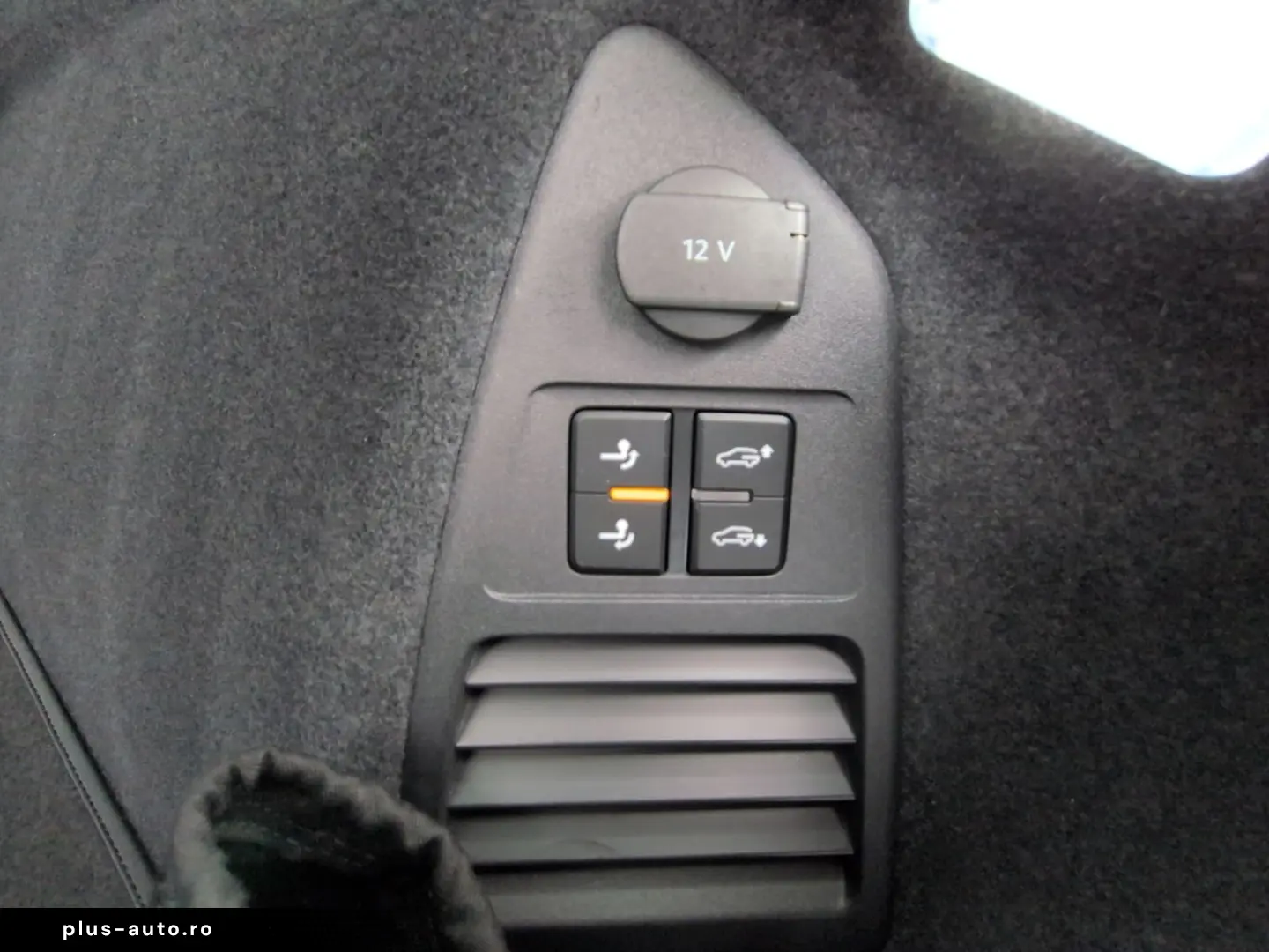 VW Touareg 3.0 TSI R Line AREA STHZ LUFT PANO AHK