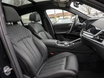 BMW X6 xDrive30d M-Sport Pro 22Z STANDHZ AktLENK H K