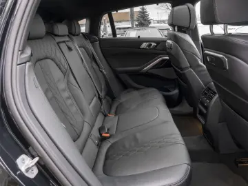 BMW X6 xDrive30d M-Sport Pro 22Z STANDHZ AktLENK H K