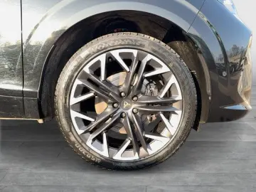 CUPRA Terramar 2.0 TSI 4D VZ AHK HuD Pano Navi 20