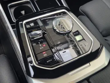 BMW 740d xDr. M SportPro Sitzlüft Massage B&W ACC SH