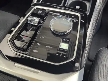 BMW 740d xDr. M SportPro Sitzlüft Massage B&W ACC SH