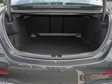 MERCEDES-BENZ C 300 d AMG AHK SHZ MBUX KEYLESS-GO
