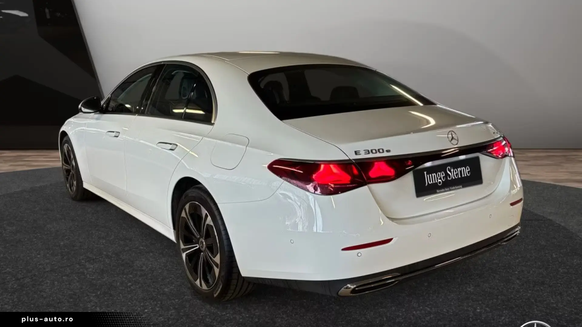 Mercedes-Benz E 300 e 4MATIC Avantgarde Advanced