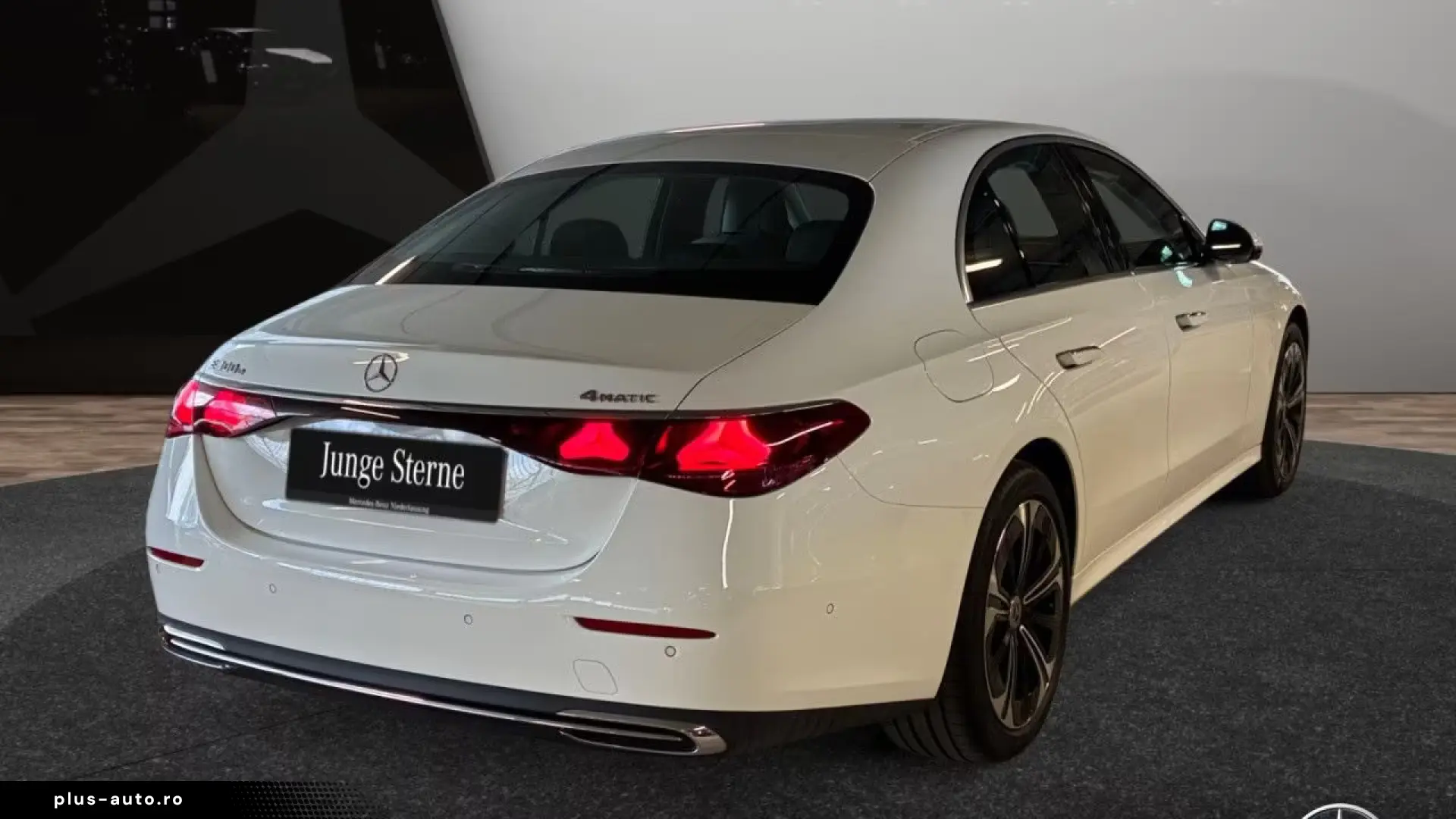 Mercedes-Benz E 300 e 4MATIC Avantgarde Advanced
