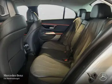 Mercedes-Benz E 300 e 4MATIC Avantgarde Advanced