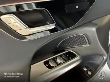 Mercedes-Benz E 300 e 4MATIC Avantgarde Advanced