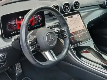 MERCEDES-BENZ C200 AMG 4M_Schiebedach_360_KeylessEnt…