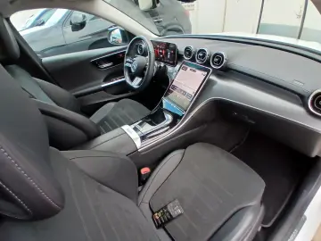 MERCEDES-BENZ C200 AMG 4M_Schiebedach_360_KeylessEnt…