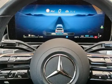 MERCEDES-BENZ C200 AMG 4M_Schiebedach_360_KeylessEnt…