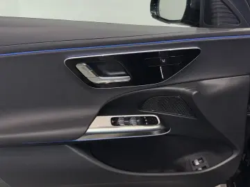 Mercedes-Benz E 300 e Avantgarde Advanced