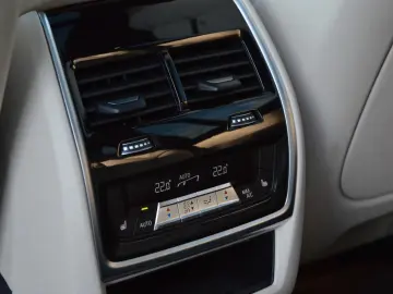 BMW X7 M60i EX.DRIVE PRO.SKY.MASSAGE