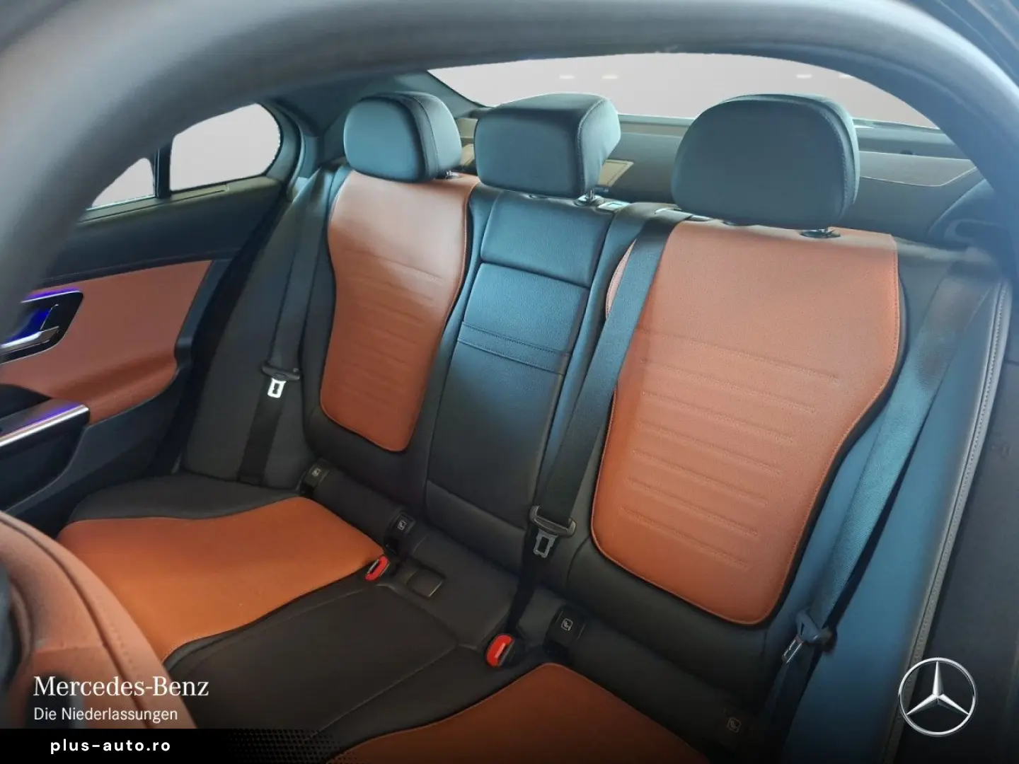 MERCEDES-BENZ C 300 d 4M AMG Pano AHK Distr Sthzg 360  Sound