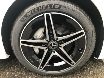 MERCEDES-BENZ C 400 e 4MATIC AMG  AMG 18Z Night Panorama AHK