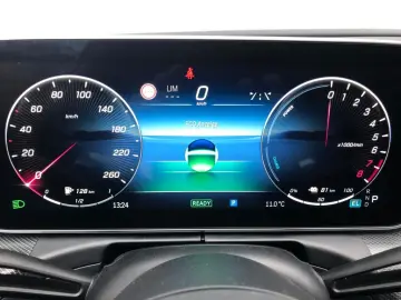 MERCEDES-BENZ C 400 e 4MATIC AMG  AMG 18Z Night Panorama AHK