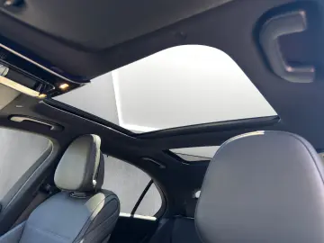 MERCEDES-BENZ C 300d 4M AMG MBEAM Pano 360 Massage D…
