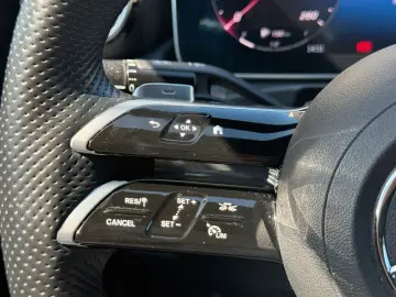 MERCEDES-BENZ C 300d 4M AMG MBEAM Pano 360 Massage D…