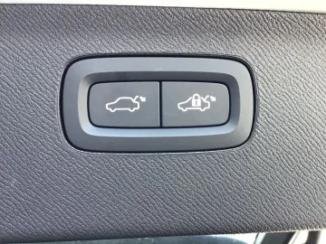 VOLVO XC90 T8 PlusBright Ventilation AirSusp B&W 360