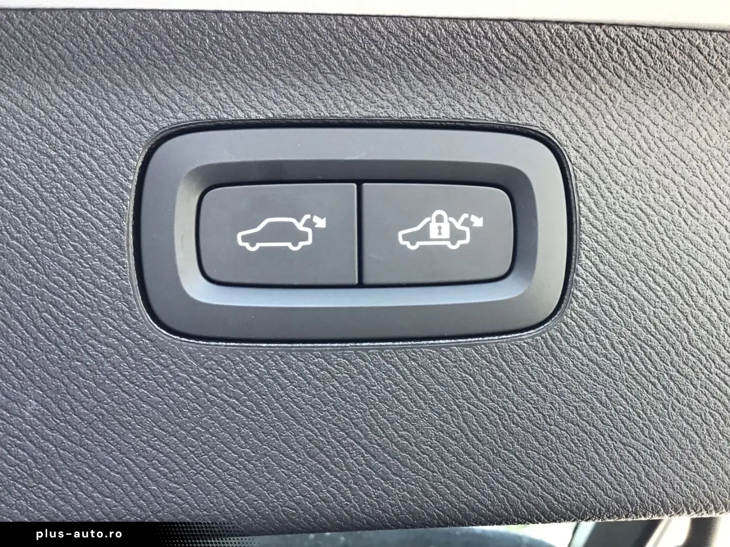 VOLVO XC90 T8 PlusBright Ventilation AirSusp B&W 360