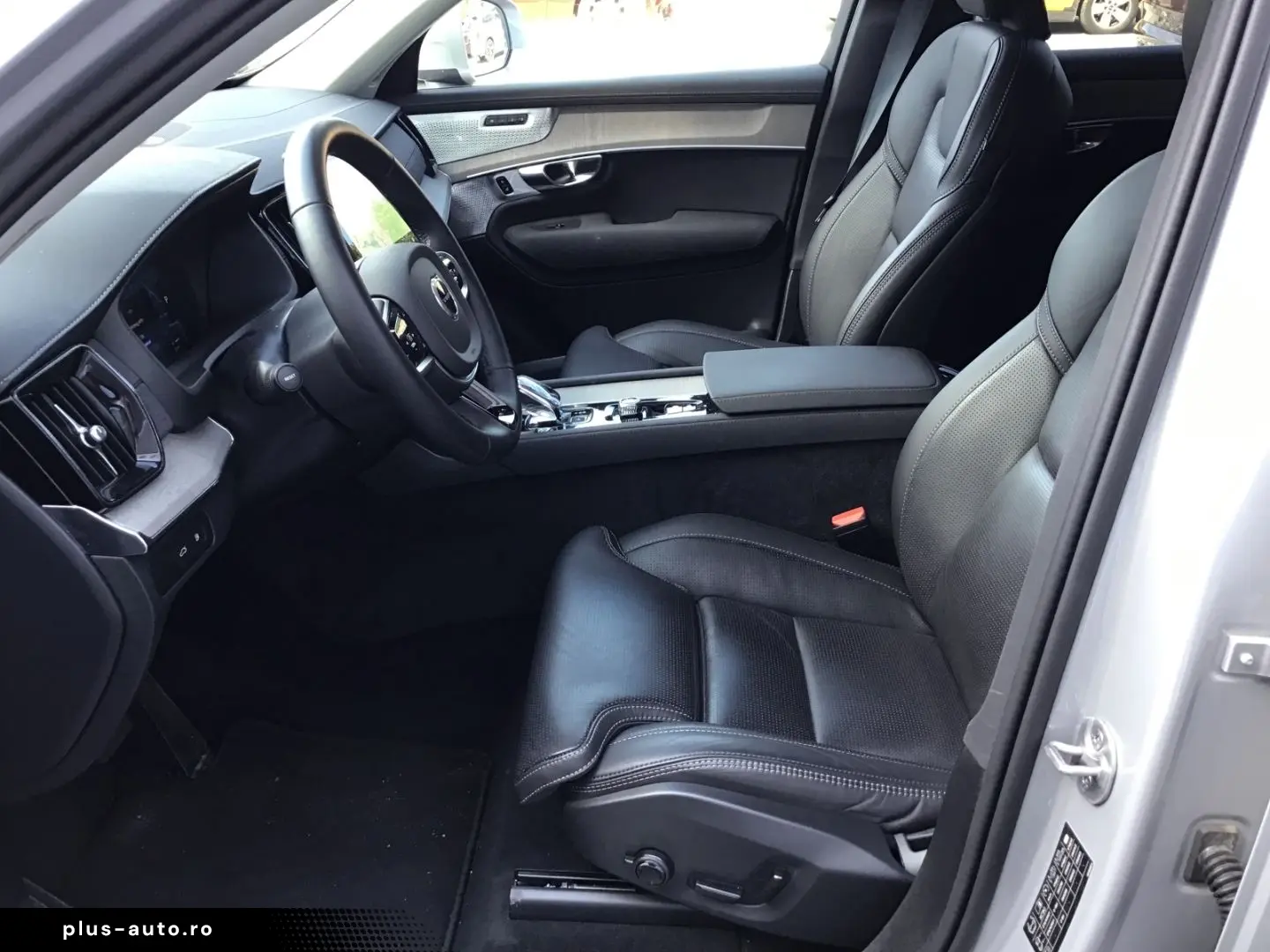 VOLVO XC90 T8 PlusBright Ventilation AirSusp B&W 360