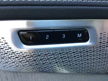VOLVO XC90 T8 PlusBright Ventilation AirSusp B&W 360