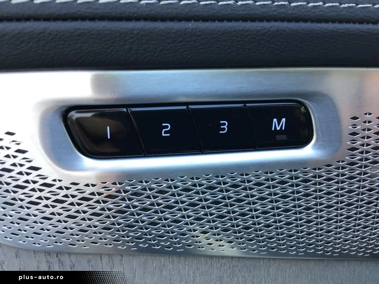 VOLVO XC90 T8 PlusBright Ventilation AirSusp B&W 360