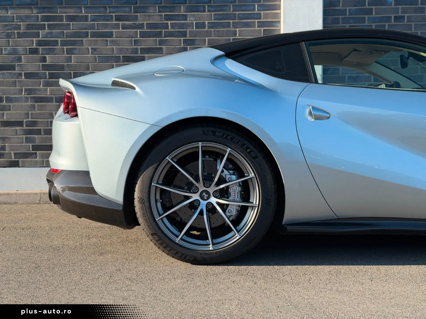 FERRARI 812 Superfast - LIFT- Carbon - Passager Display
